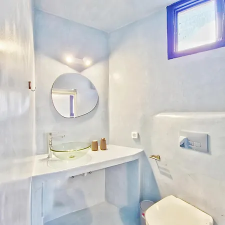 Karpimo North - Boutique With Sunset View & Private Jacuzzi Villa *