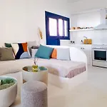Karpimo North - Boutique With Sunset View & Private Jacuzzi Fira (Santorini)