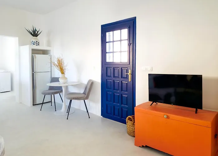 Karpimo North - Boutique With Sunset View & Private Jacuzzi Fira (Santorini)