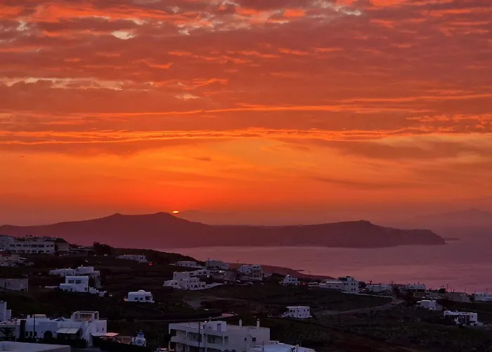 Karpimo North - Boutique With Sunset View & Private Jacuzzi Fira (Santorini)